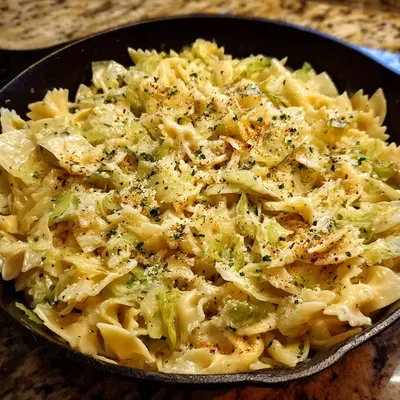 Creamy Alfredo Cabbage Pasta: Easy Weeknight Meal